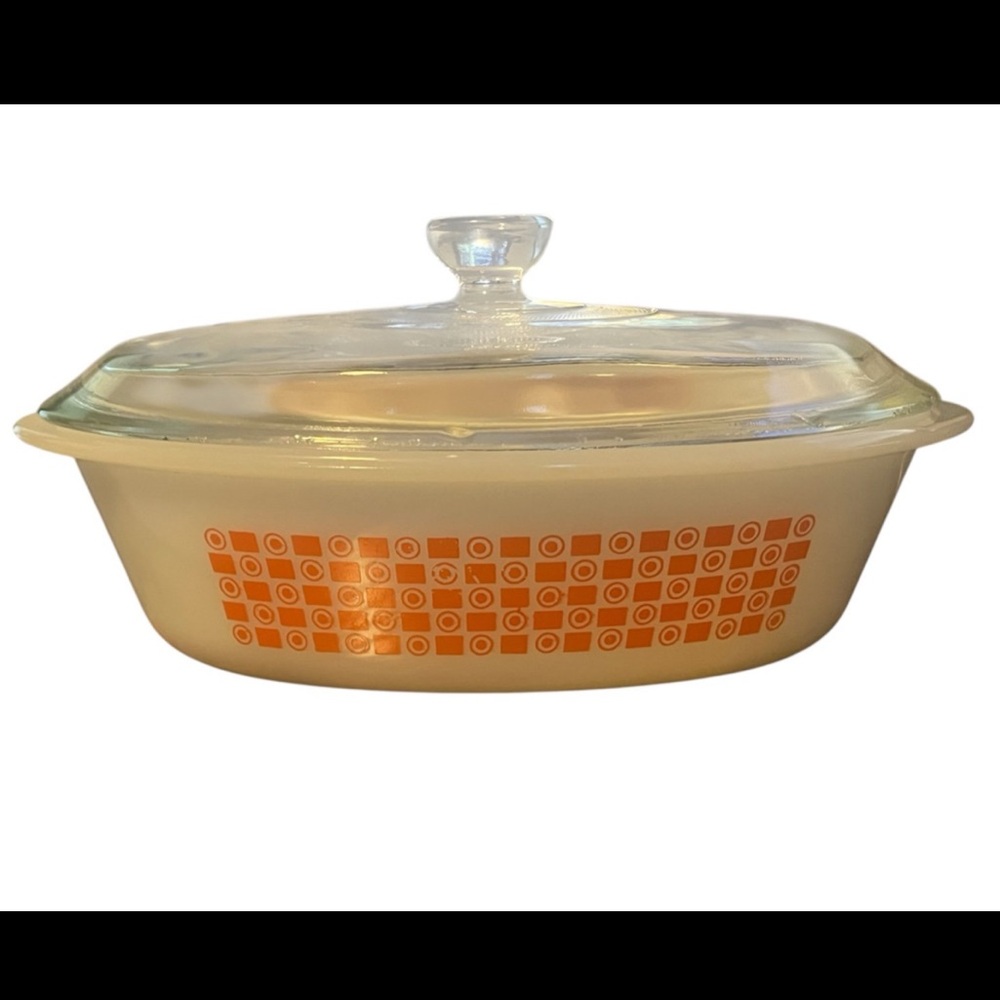 1 quart Casserole vintage dish